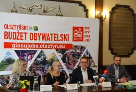 Na zdjęciu Beata Kardynał-Stawicka, Aneta Szpaderska, prezydent Piotr Grzymowicz i Robert Szewczyk podczas konferencji OBO2024.