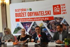 Na zdjęciu Beata Kardynał-Stawicka, Aneta Szpaderska, prezydent Piotr Grzymowicz i Robert Szewczyk podczas konferencji OBO2024.